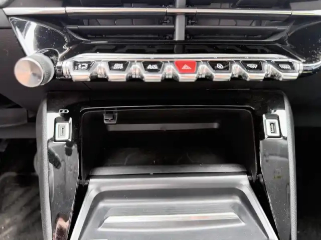 Peugeot 2008 puretech 100 s&amp;s bvm6 — photo 25