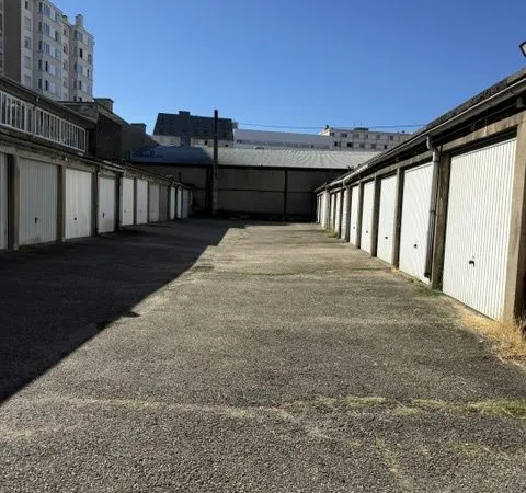 Parking/box 15 m² Saint-Étienne