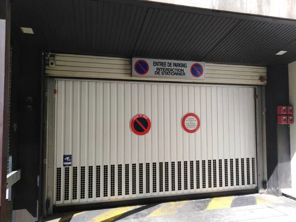 Garage/Parking