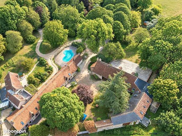 Gîte 35 pièces 1187 m²