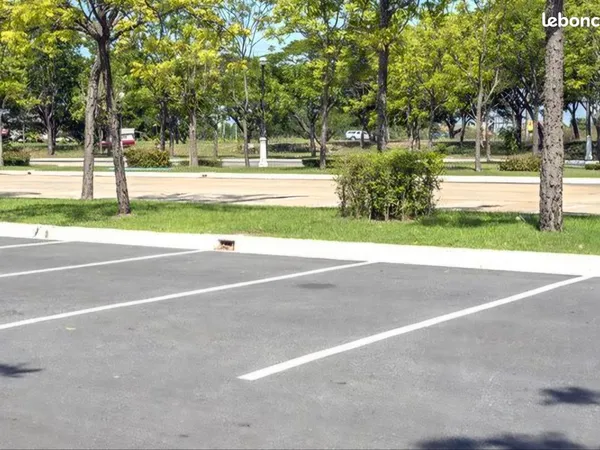 Location parking extérieur