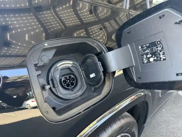 Mercedes Gla 250 e hybrid eq amg line — photo 17