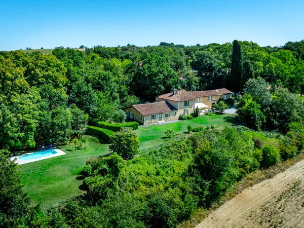 A vendre Demeure en Pierre de prestige proche Auch avec Piscine sans vis a vis