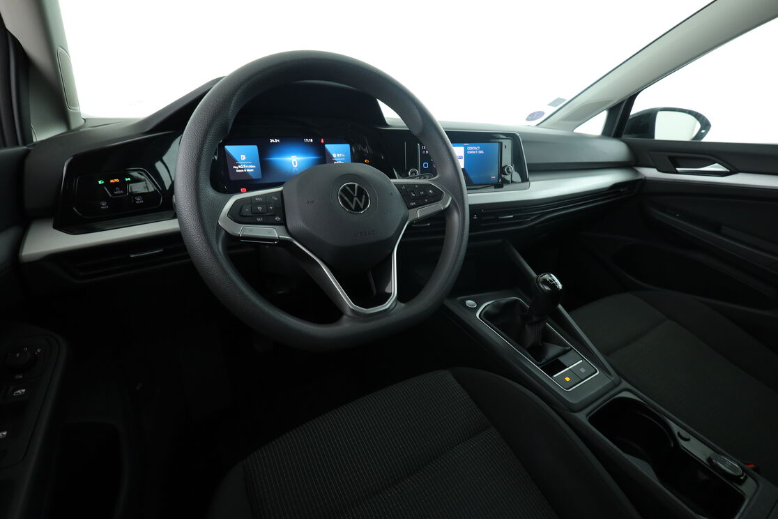 Volkswagen Golf VIII SW 1.0 TSI OPF BV6 — photo 10
