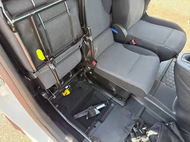 Peugeot Partner fourgon m 650 kg bluehdi 100 s&amp;s bvm6 — photo 18