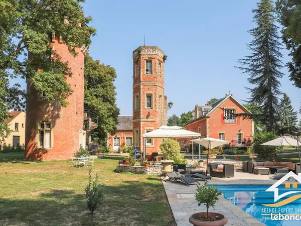 Maison 10 pièces 260 m²