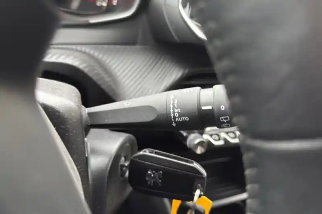 Peugeot 2008 puretech 100 s&amp;s bvm6 — photo 78