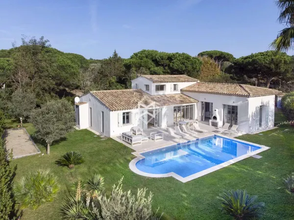 Villa 5 pièces 235 m²