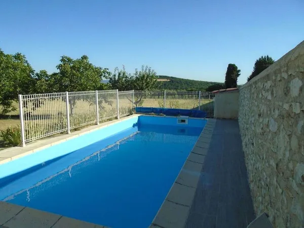 villa proche des commodités de Marsanne