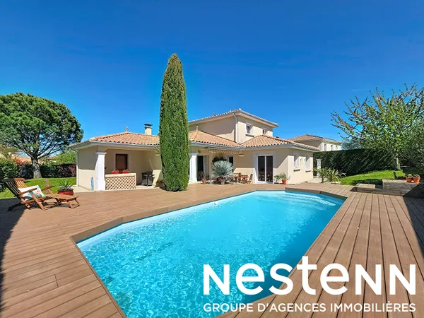 Maison Saint Bonnet De Mure 7 pièces - Terrain - Piscine - 5 chambres