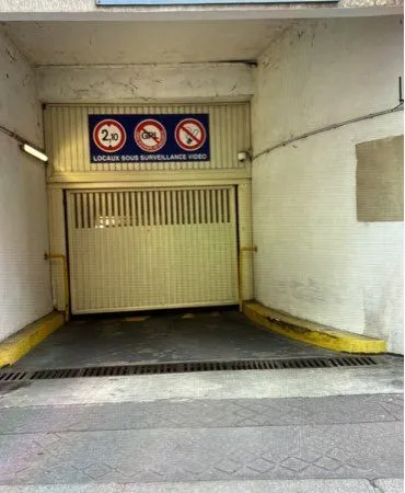 Place de parking (bastille,place des voges)