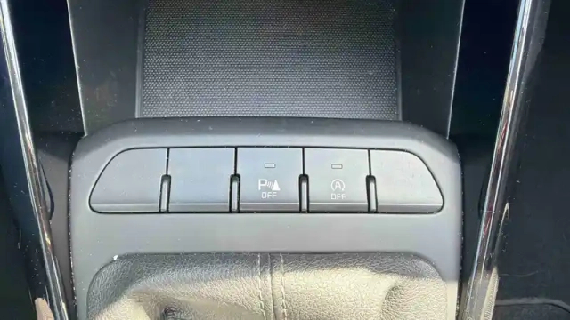Kia Stonic 1.0 t-gdi 100 ch isg bvm5 — photo 28