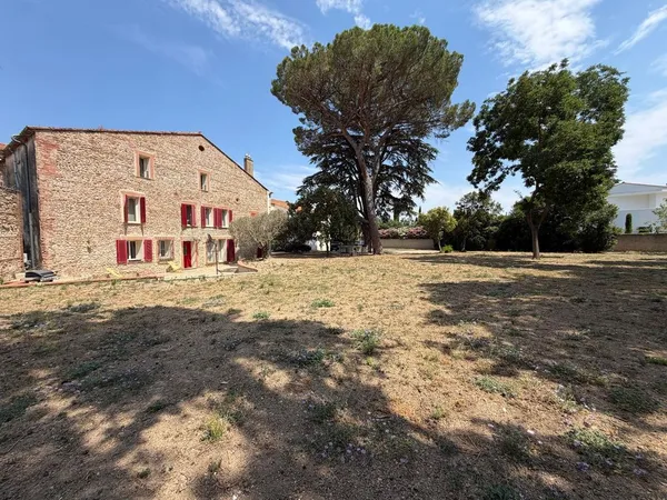Villa 9 pièces 310 m²