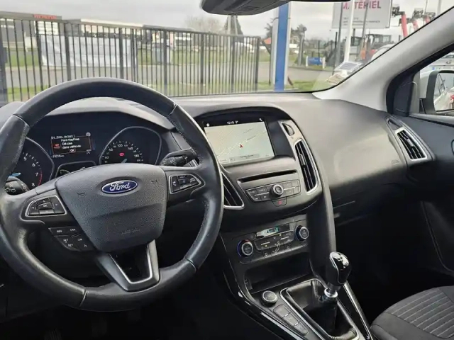 Ford Focus 1.0 ecoboost 125 s&amp;s — photo 43