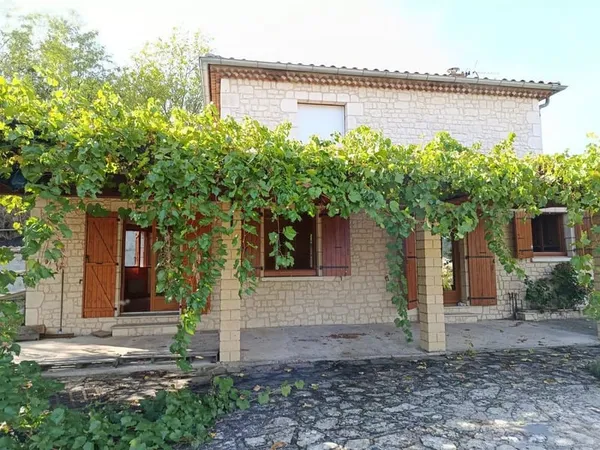 A SAISIR maison familial au calme avec terrain plat attenant