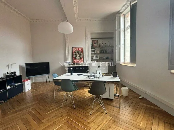 Bureaux 208 m²