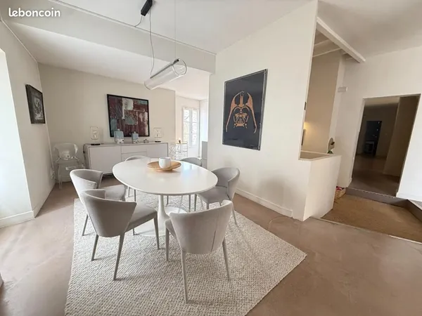 Appartement 7 pièces 225 m²