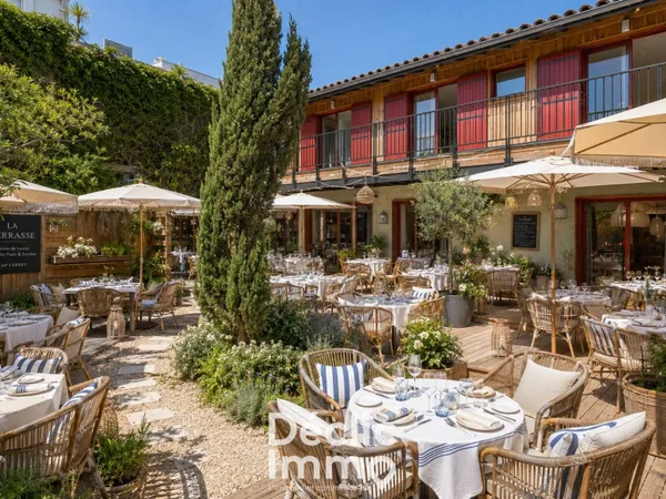 Local commercial 6 pièces 140 m²