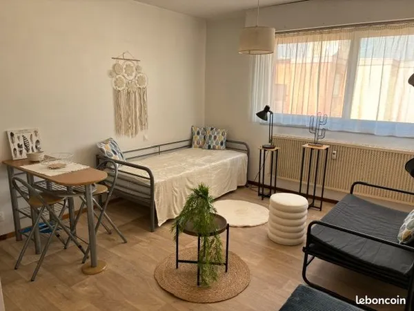 Beau studio lumineux au dernier étage avec ascenseur - Centre ville STRASBOURG