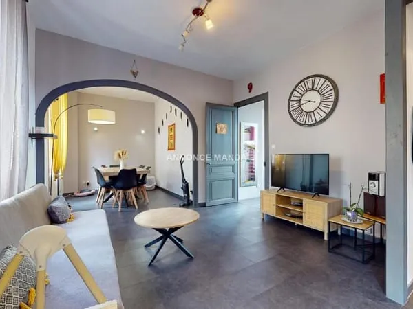 Studio meublé avec deux espaces nuits et parking - 2, Rue Jean d'Auvergne, 42100, Saint-Étienne, Fra