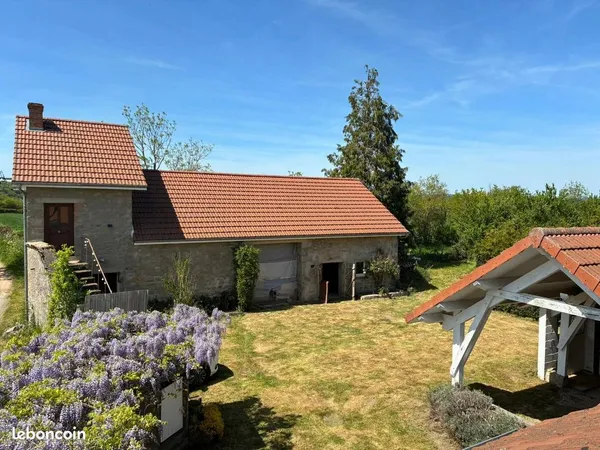 Maison avec grange - secteur lac des Fades
