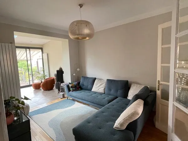 PROCHE ARTEM : Grande MAISON MEUBLÉE AVEC JARDIN ET GARAGE