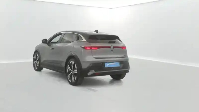 Renault Megane e-tech 220 ch autonomie confort gsr2 — photo 21