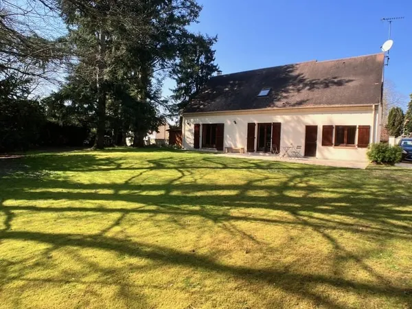 A vendre belle maison traditionnelle dans le centre du villa