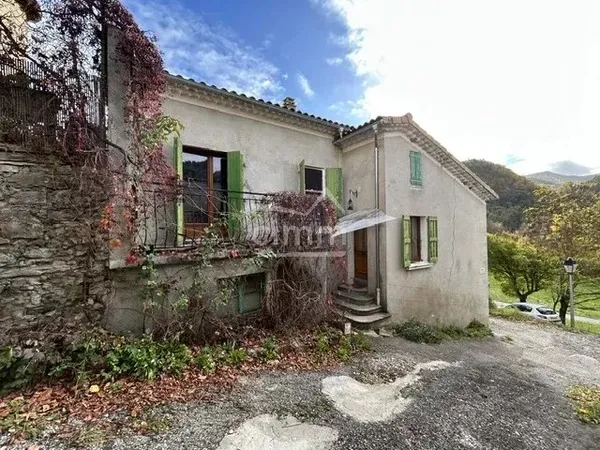 Maison de village à restaurer
