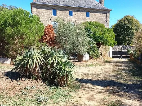 Maison de maître a doue la fontaine