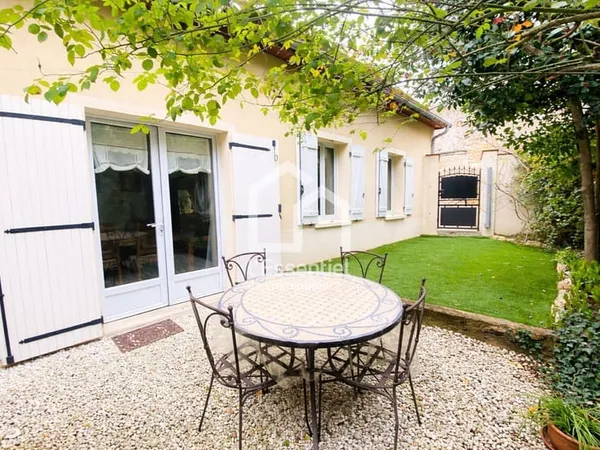 A VENDRE - CENTRE VILLE - TRIEL SUR SEINE