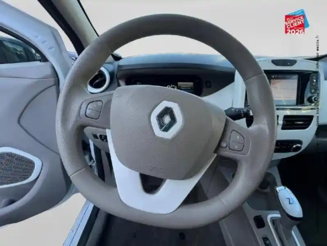 Renault Zoé zoe life charge normale r75 — photo 12