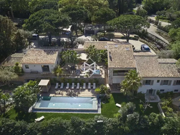 Maison 15 pièces 450 m²