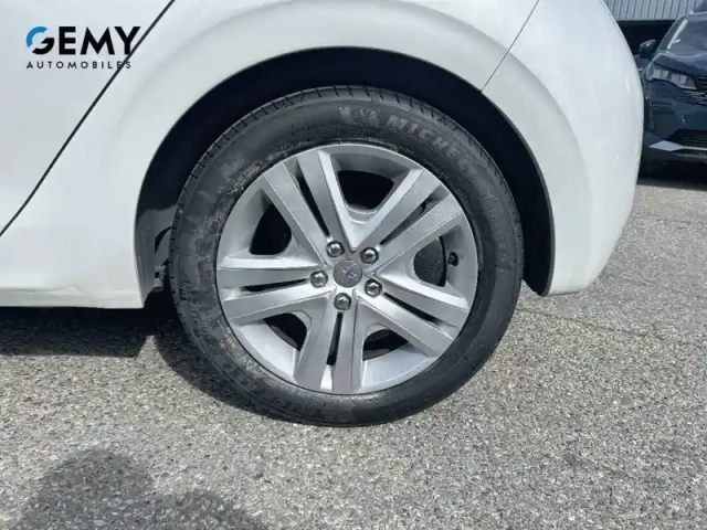 Peugeot 208 puretech 82ch s&amp;s bvm5 6.2 evap — photo 11