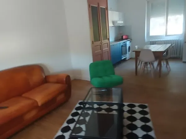 Chambre à louer au sein d'une belle maison rénovée