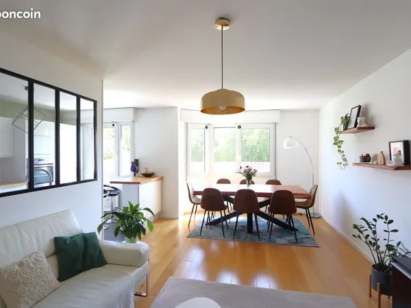 LYON 07 - RUE MARCEL MERIEUX - APPARTEMENT T4 TRAVERSANT DE 87 m² BIEN AGENCE AVEC 3 CHAMBRES AU CAL