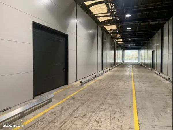 Local d'activité 4 901 m²