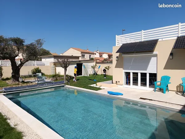 Très grande maison, neuve, à deux pas du collège Notre-Dame