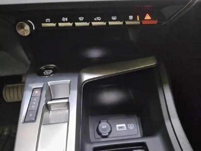 Peugeot 308 phev 180 e-eat8 — photo 25