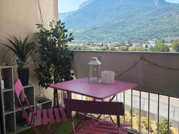T1 bis meublé 33,92 m² - Balcon, parking, cave & vue montagnes - Grenoble