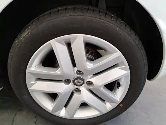 Renault Clio blue dci 100 - 21n — photo 99