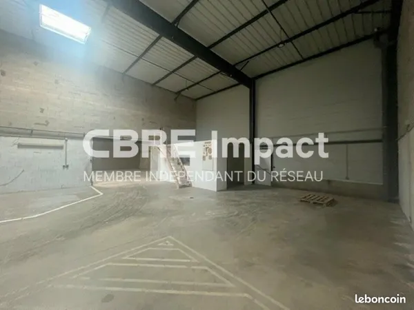 LOCAL D'ACTIVITE 600 m² CERNAY LES REIMS