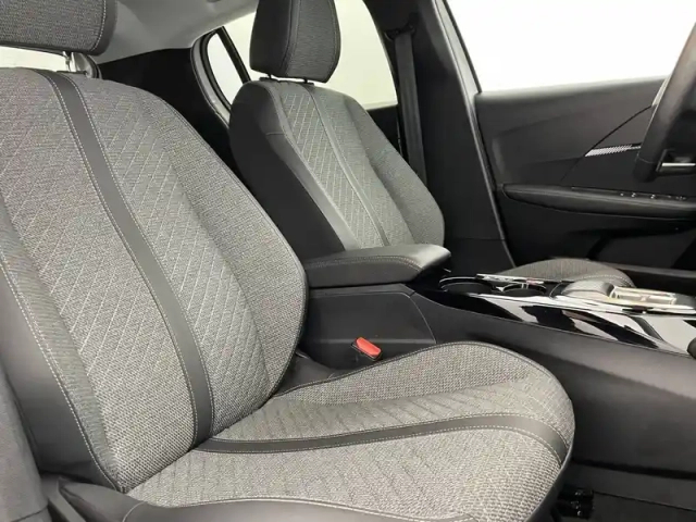 Peugeot 208 electrique 50 kwh 136ch — photo 27
