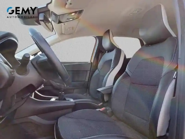 Renault Captur tce 140 - 21 — photo 9