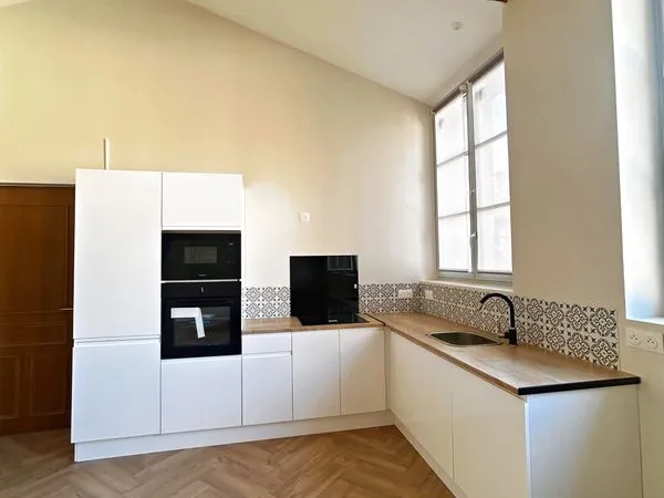 T5 - 114,22 m2 - 11 rue de la République, Saint-Etienne