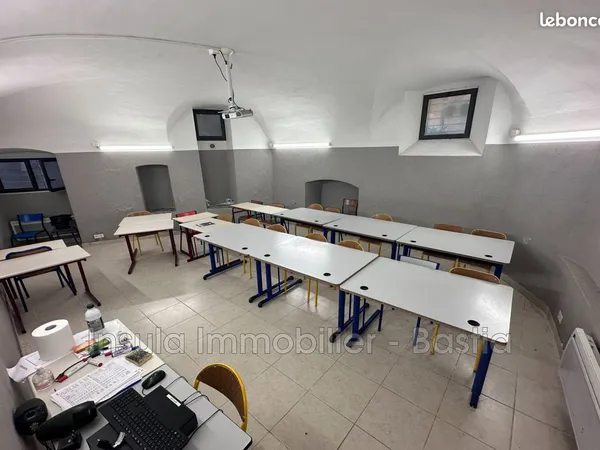 Local commercial 70 m² Bastia