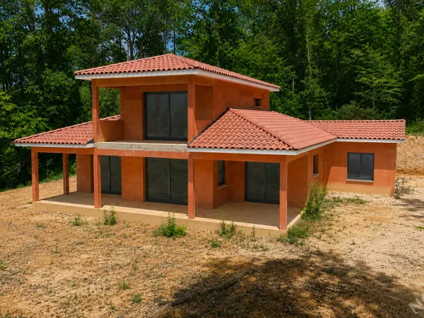 Créez la maison de vos rêves dans un environnement calme et boisé à proximité de Bergerac !