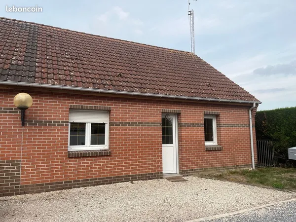 Maison de plein pied proche centre Estaires