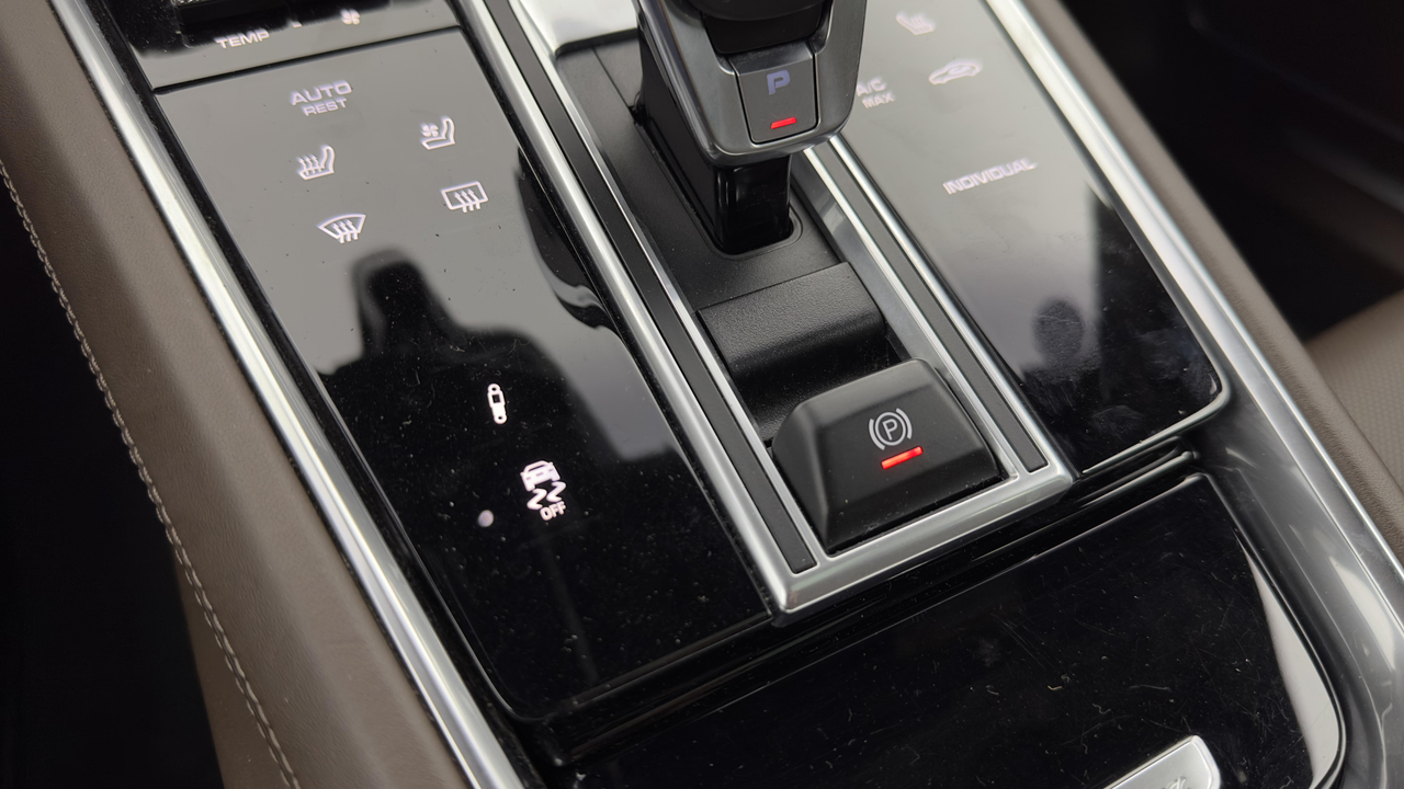 Porsche Panamera 4 V6 2.9L 462 Hybrid — photo 27