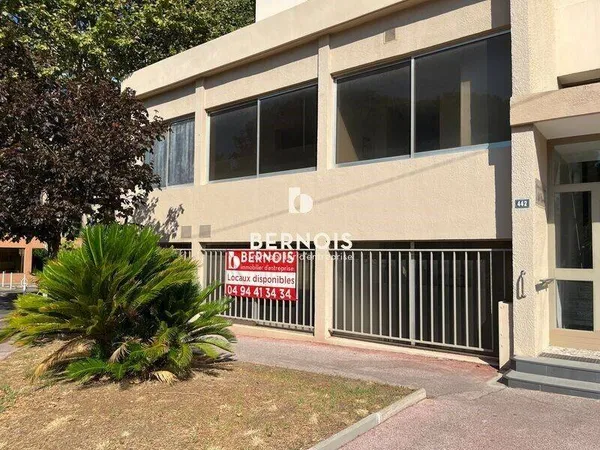 Bureau 294 m²